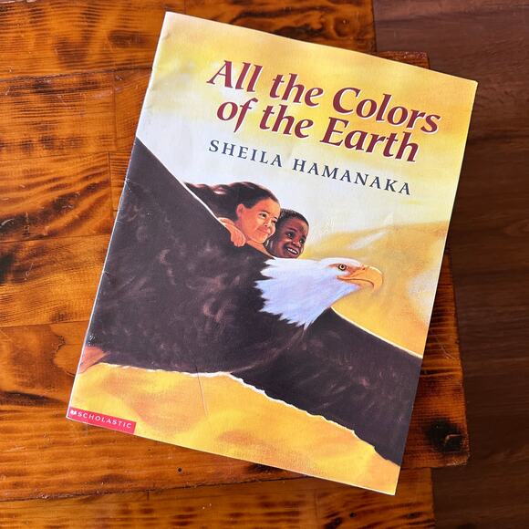 Vintage 2000 Scholastic All The Colors Of The Earth Paperback Book - Picture 1 of 7
